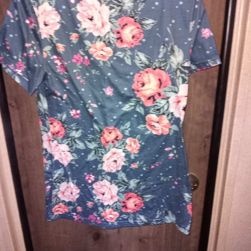 Small Teal Floral Blouse - Picture 3 of 4